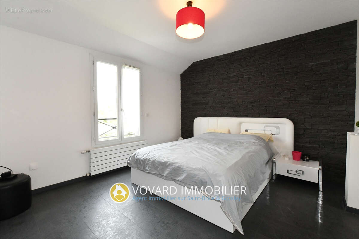 Maison familiale de 179 m2 avec 5 chambres, garage et sous-sol total de 92 m2 - photo 9
