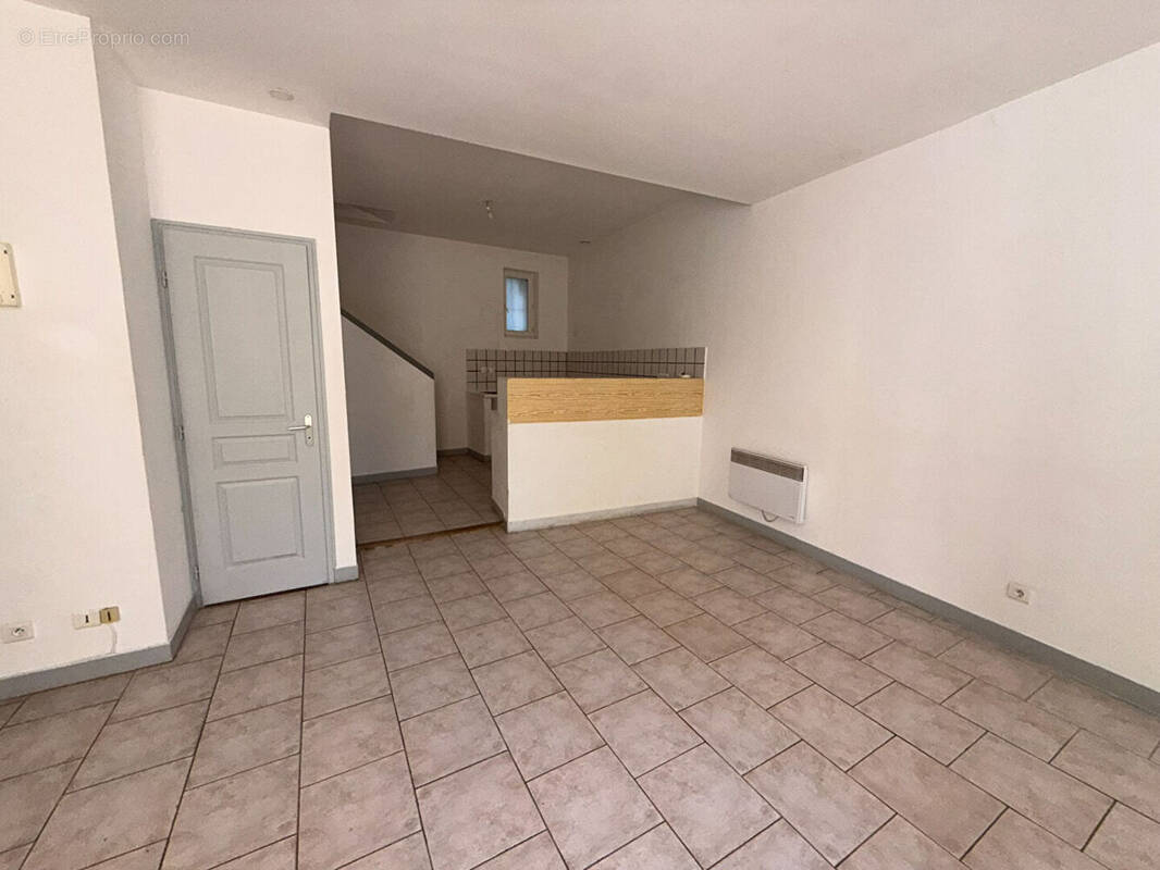 Appartement à ROQUEVAIRE