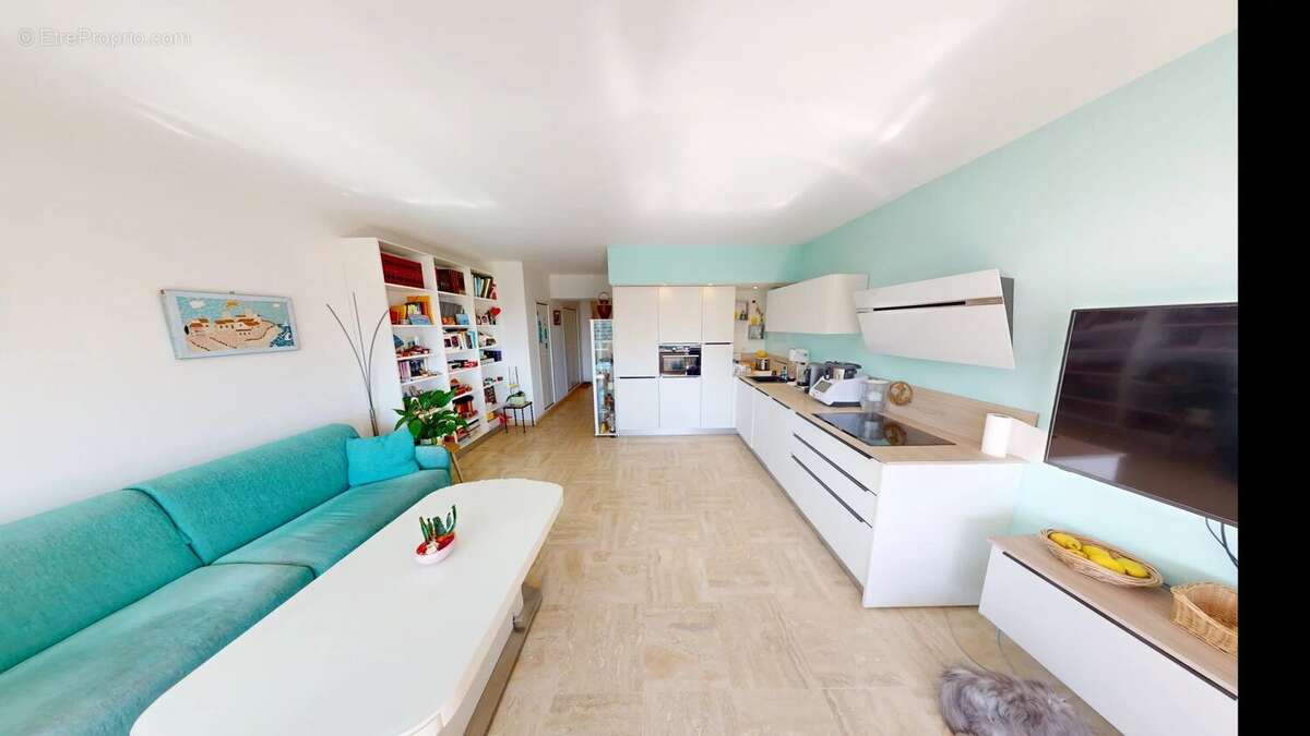 Appartement à VILLENEUVE-LOUBET
