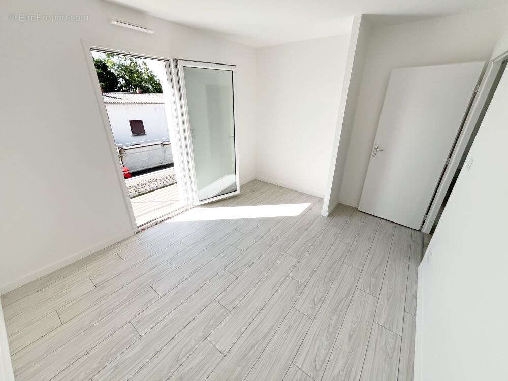 Maison à SAINT-BEAUZIRE