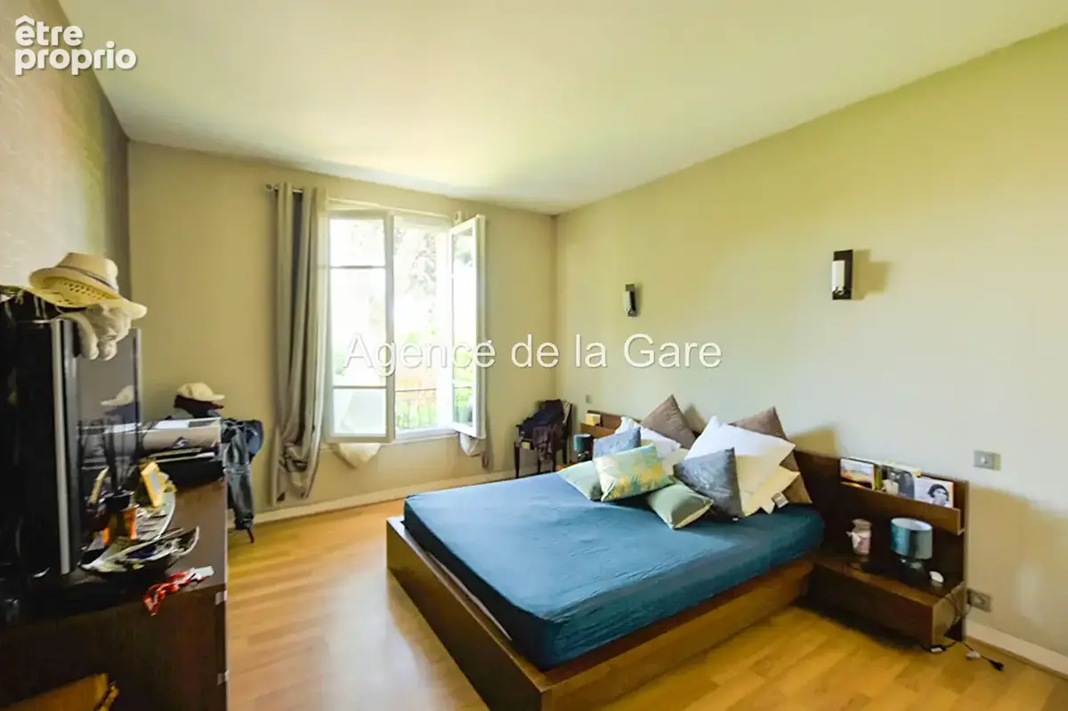 SARTROUVILLE Maison 6 pièces  4 chambres Terrain 410 m² Proche RER A Sous-sol total - photo 10