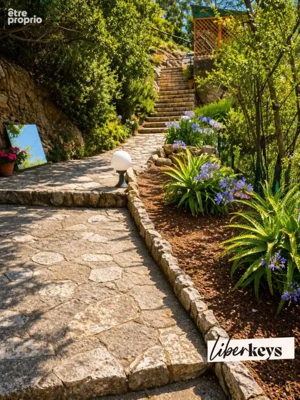 Villa provençale 230 m²  10 pièces  5 chambres  Terrain 1 900 m²  Écrin de verdure  Roquebrune-Cap-Martin - photo 2