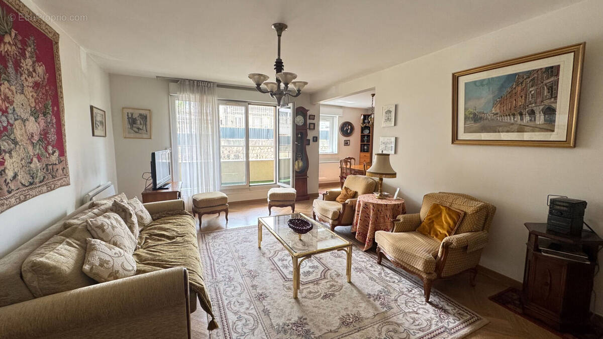 Appartement à PARIS-12E
