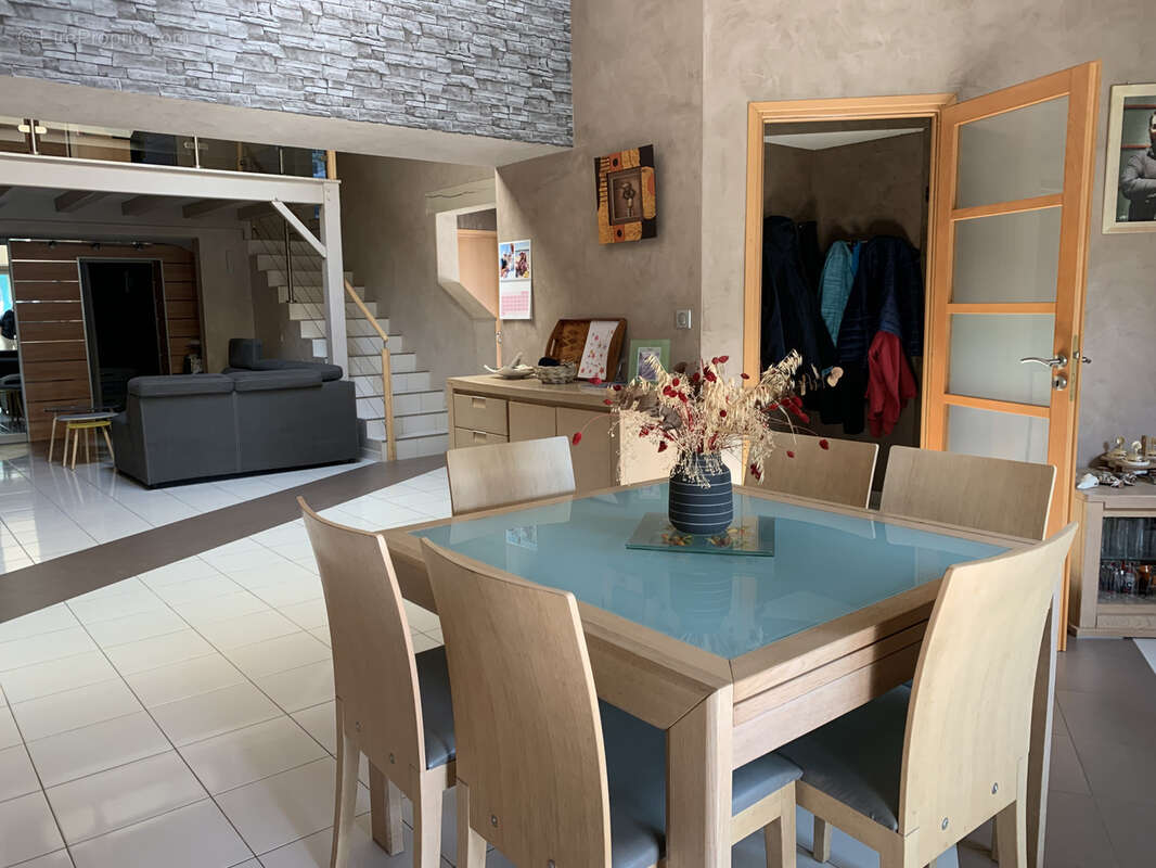 Maison à MENOMBLET