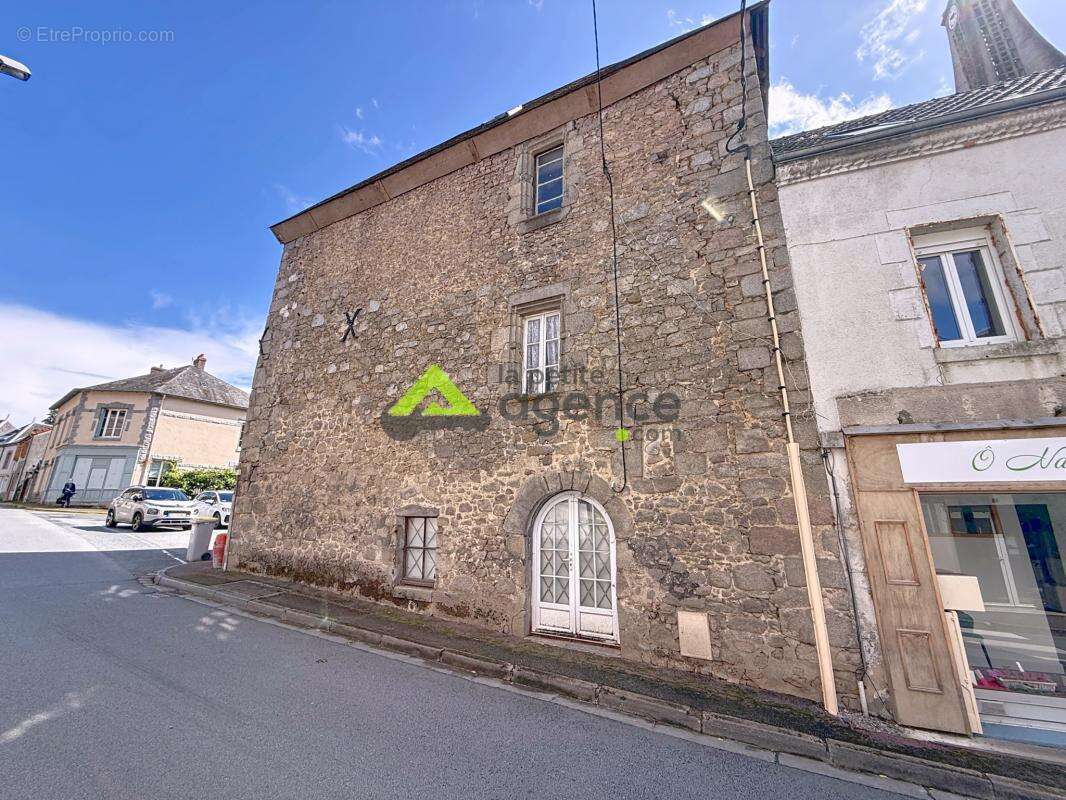 Appartement à SAINT-VAURY