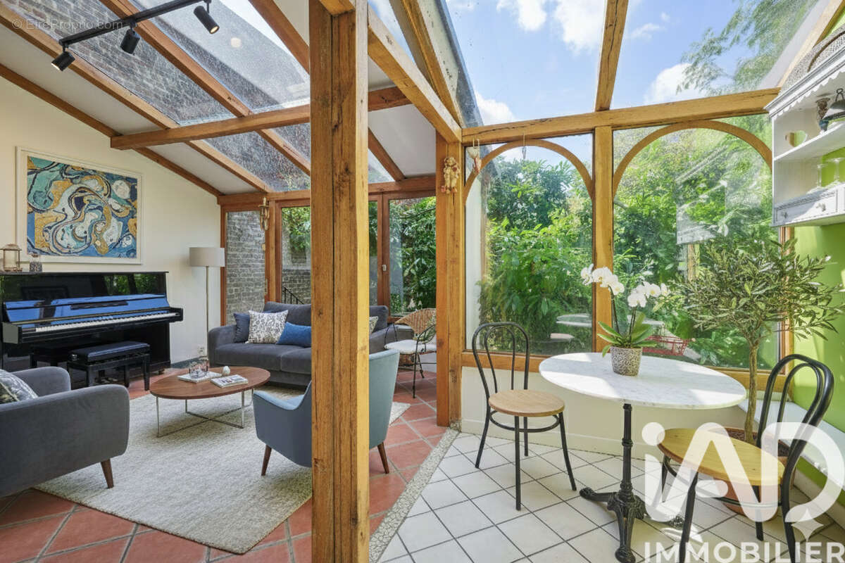 Photo 2 - Maison à GENNEVILLIERS