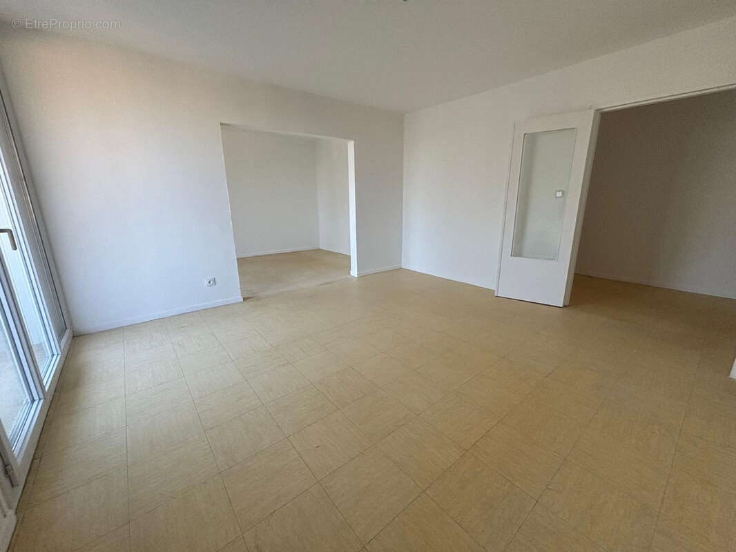 Appartement à PORT-DE-BOUC