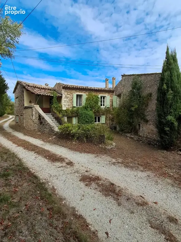 Maison de caractère avec dépendance et terrasses - photo 1