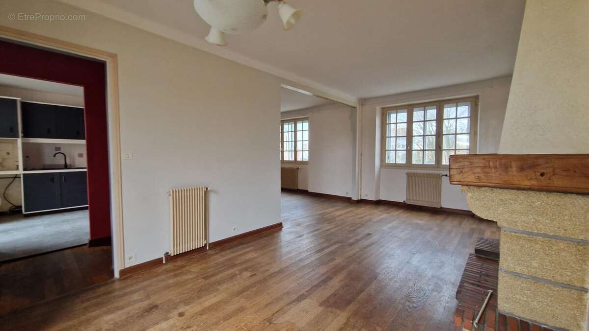 Maison à SAINT-JULIEN-DE-CONCELLES