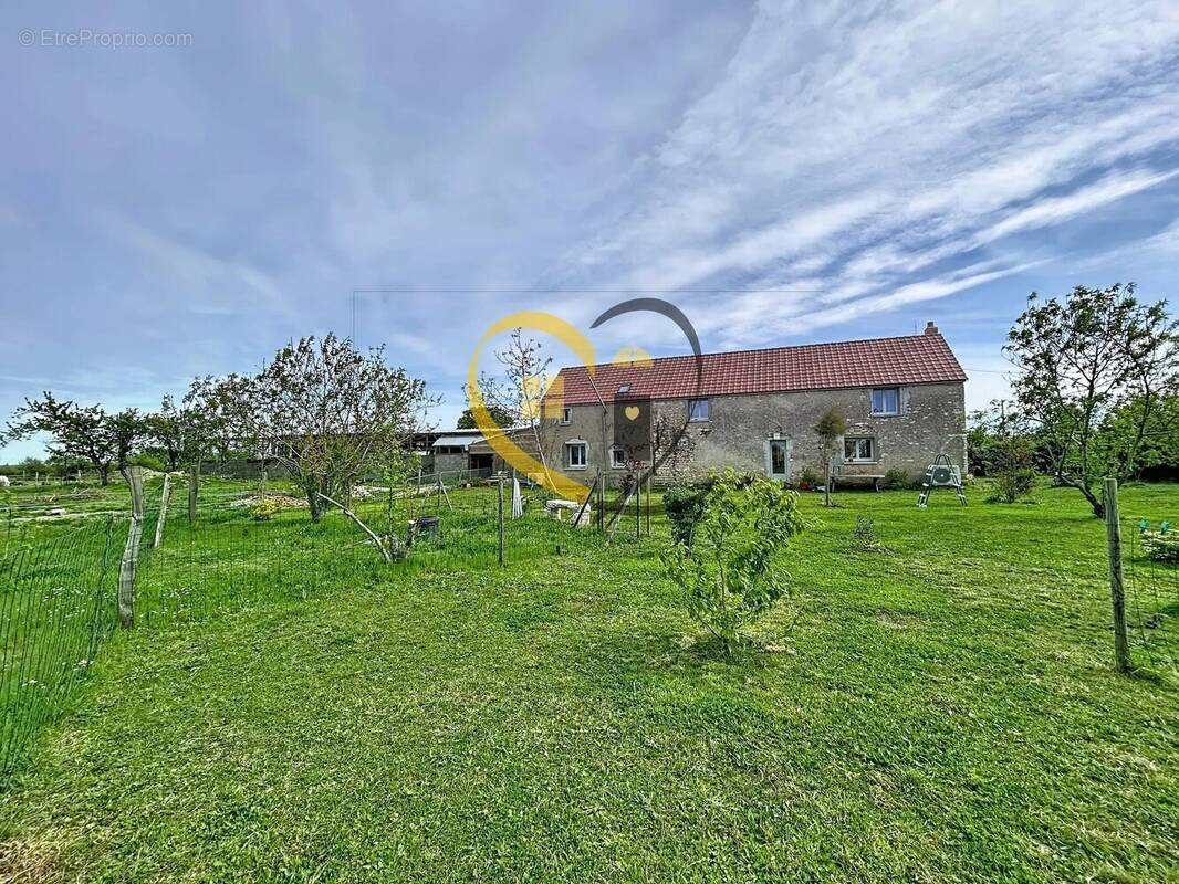 Maison à LA CELLE-CONDE