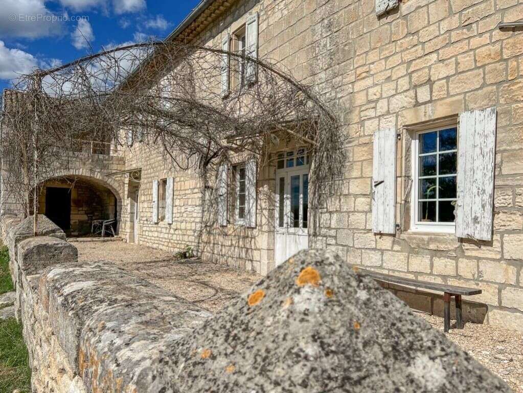 Maison à BARJAC