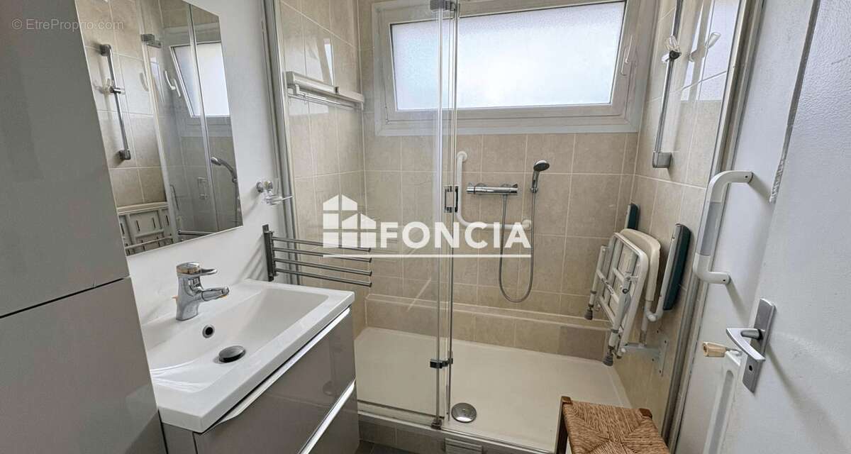 Appartement à FRESNES