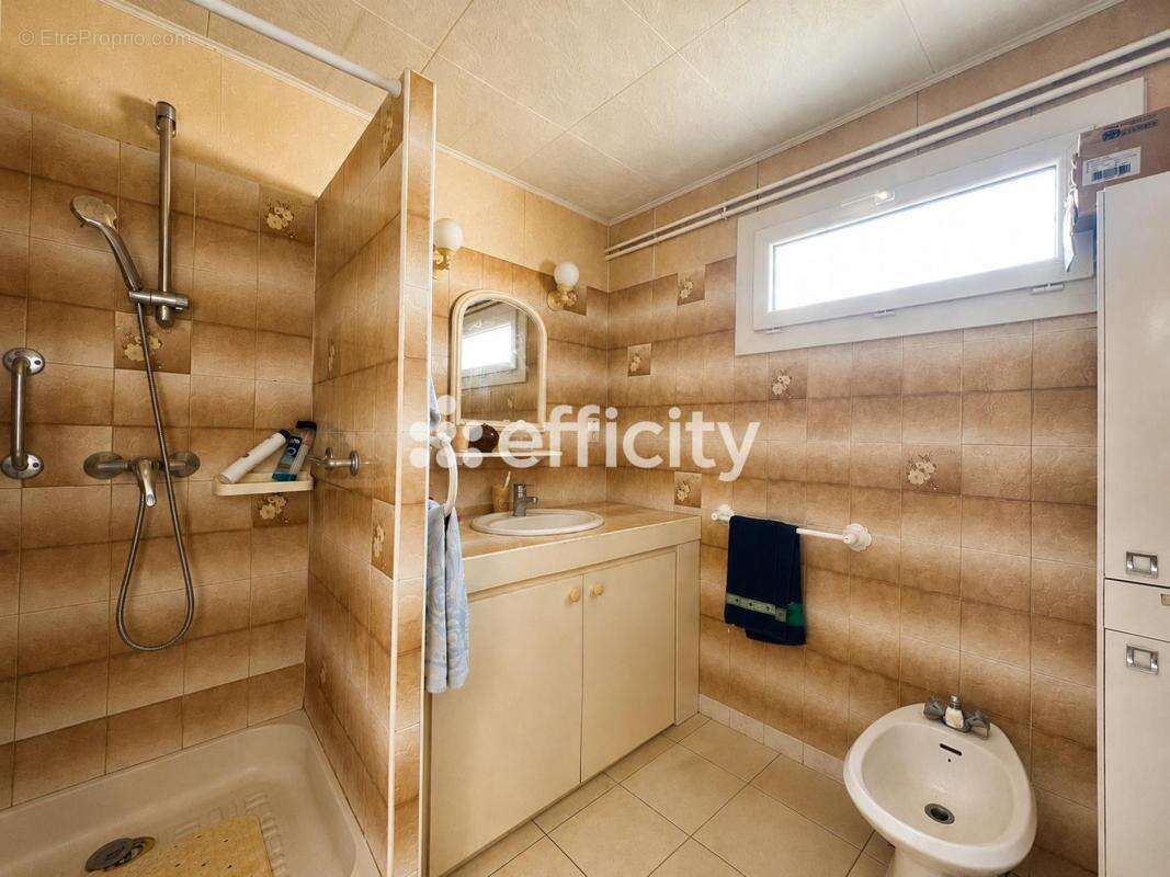 Maison 85 m² à Sainte-Helene  - photo 7