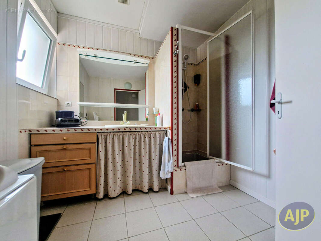 Maison à CUGAND