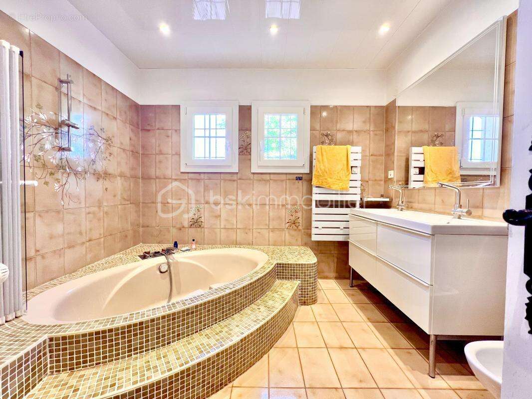 Maison à THEZAN-LES-BEZIERS