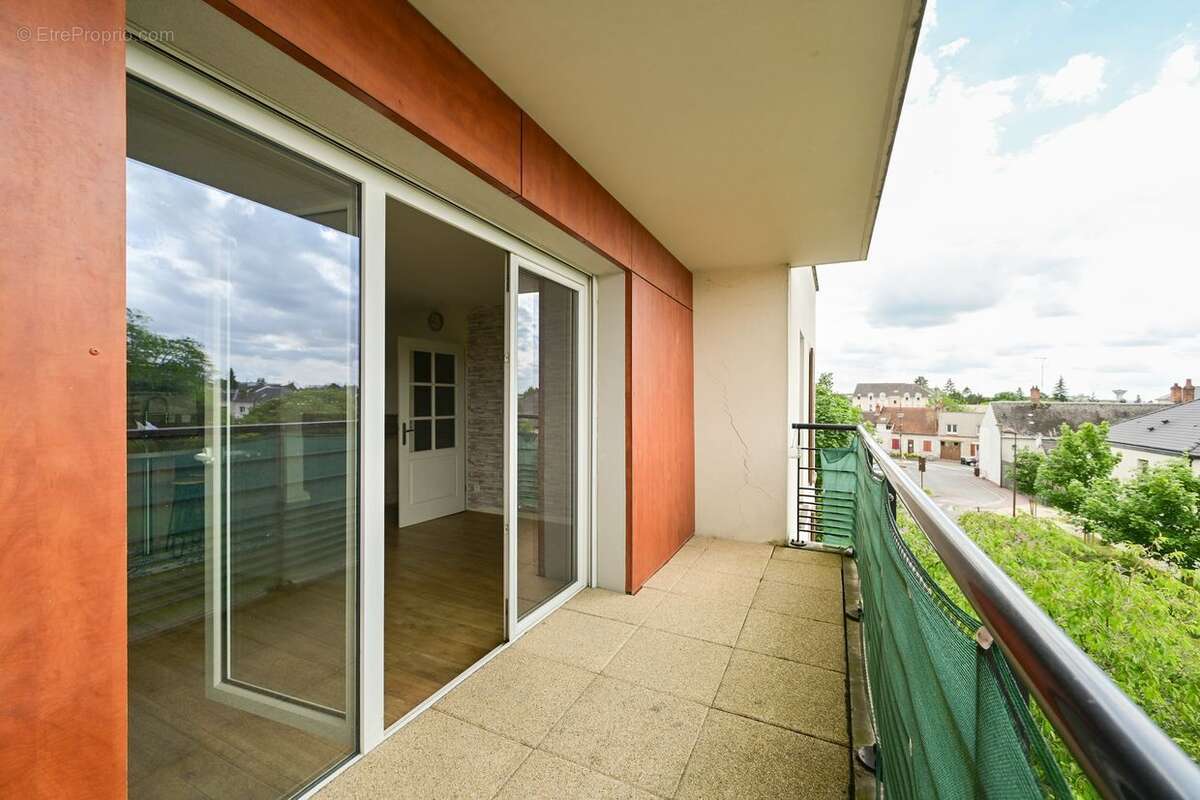Appartement à SAINT-JEAN-DE-LA-RUELLE