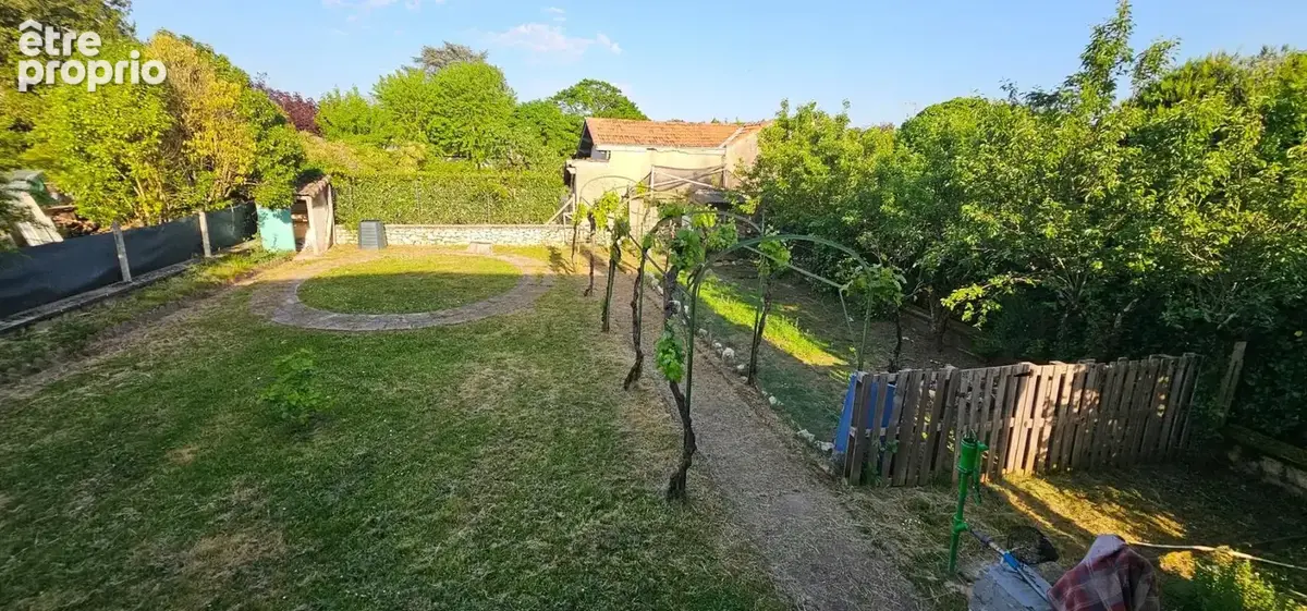 Maison rénovée 4 pièces de 191 m², louée - photo 3