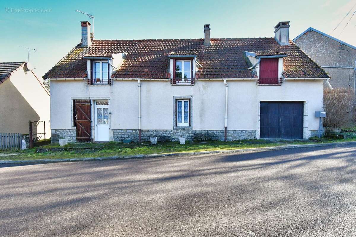 Maison à SAINT-THIBAULT
