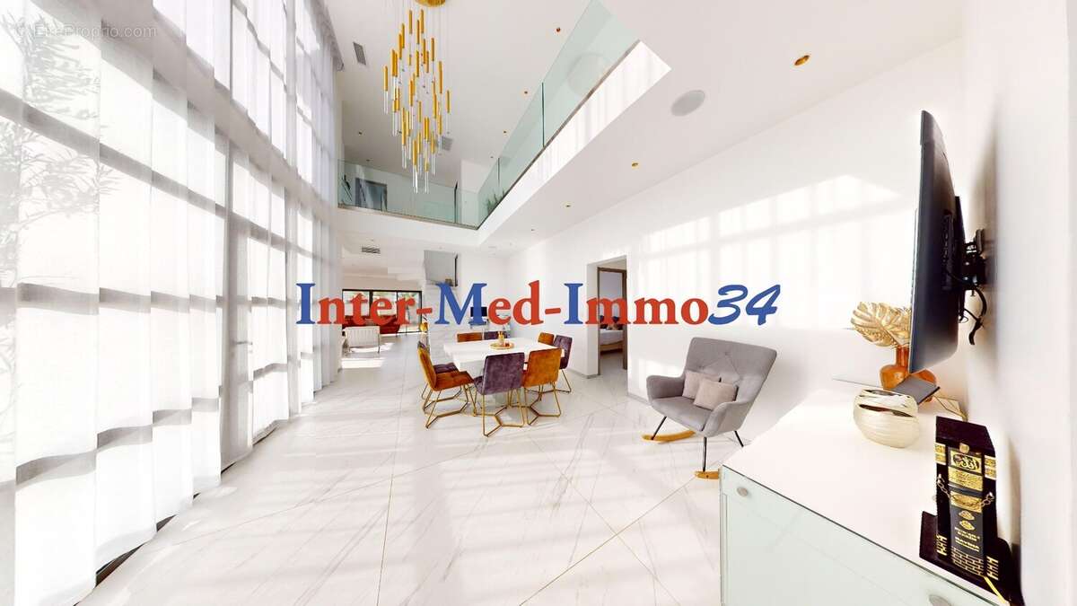 A Vendre Le Cap d'Agde 34300 Magnifique Villa contemporaine de 5 pièces avec piscine et garage sur 676m² de terrain - photo 6