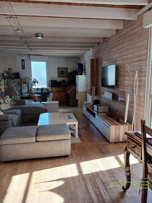 Maison 202 m² à L'isle-D'espagnac  - photo 8