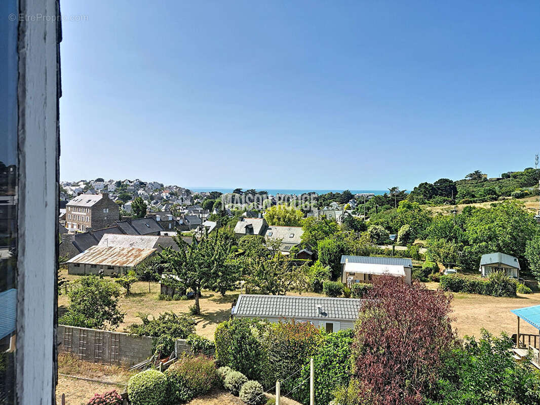 Maison de caractère en pierres à rénover - Jardin, dépendance et aperçus mer - photo 12