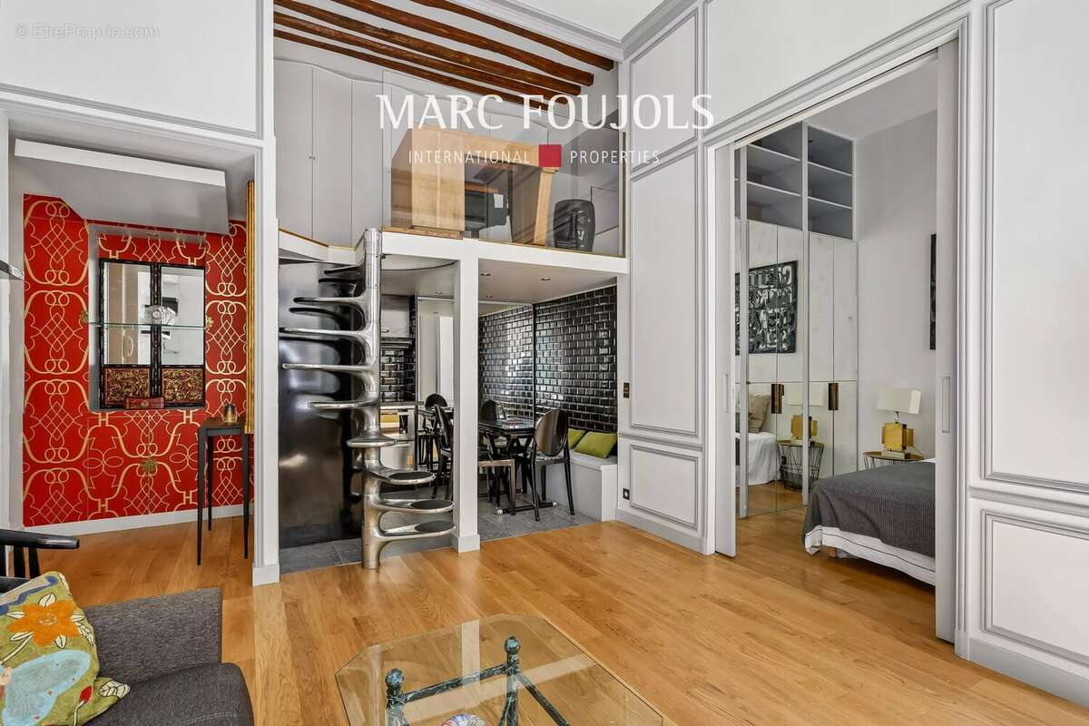 Appartement à PARIS-3E