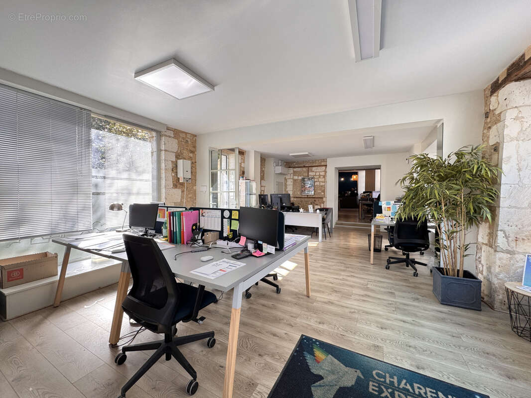 Appartement à BARBEZIEUX-SAINT-HILAIRE