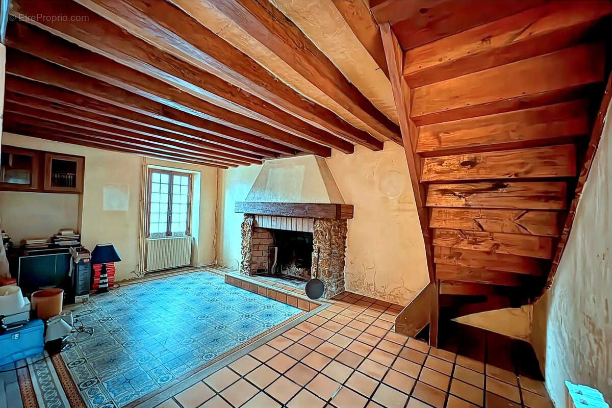 Maison à LA CELLE-SUR-MORIN