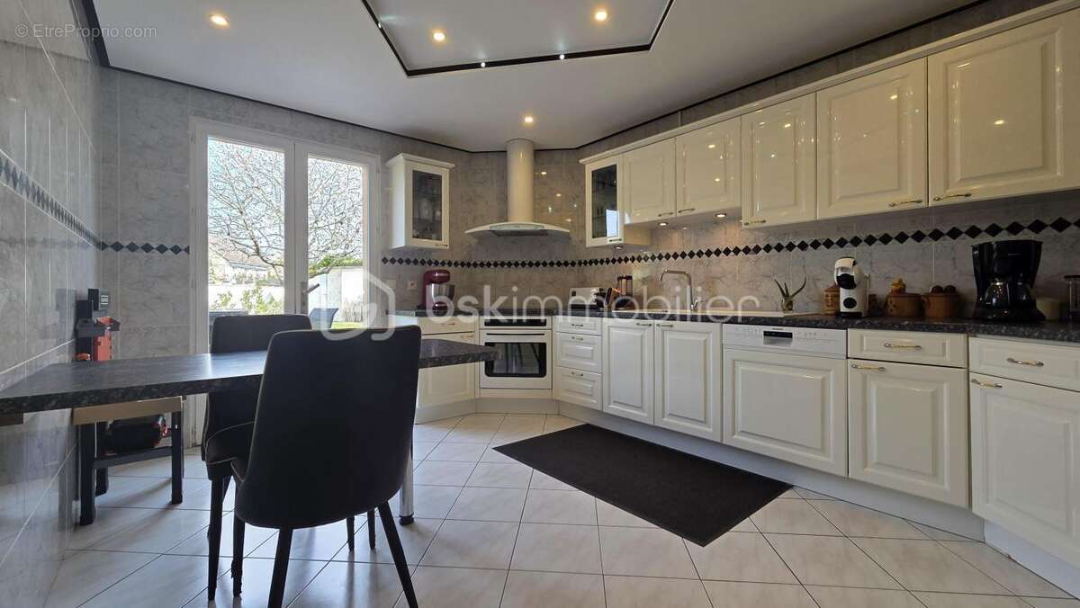 Maison à GRETZ-ARMAINVILLIERS