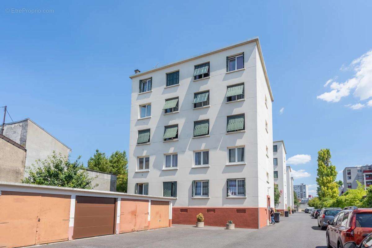 Appartement à AUBERVILLIERS