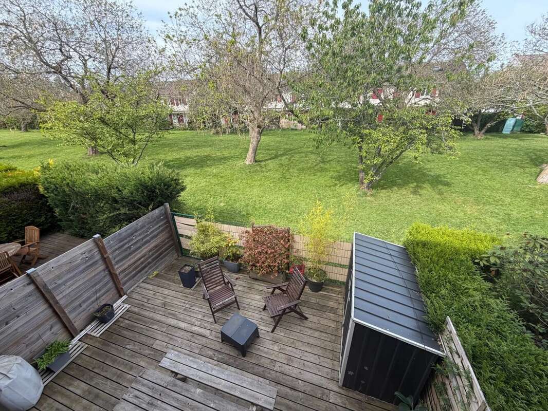 Maison à LE MESNIL-SAINT-DENIS