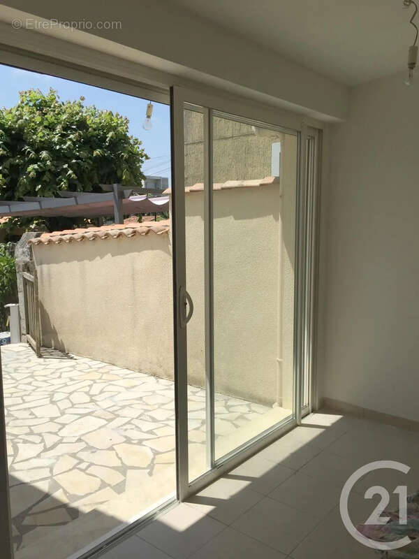 Maison 77 m² à Soyaux  - photo 3