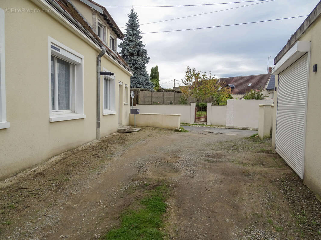 Maison à CHATRES-SUR-CHER