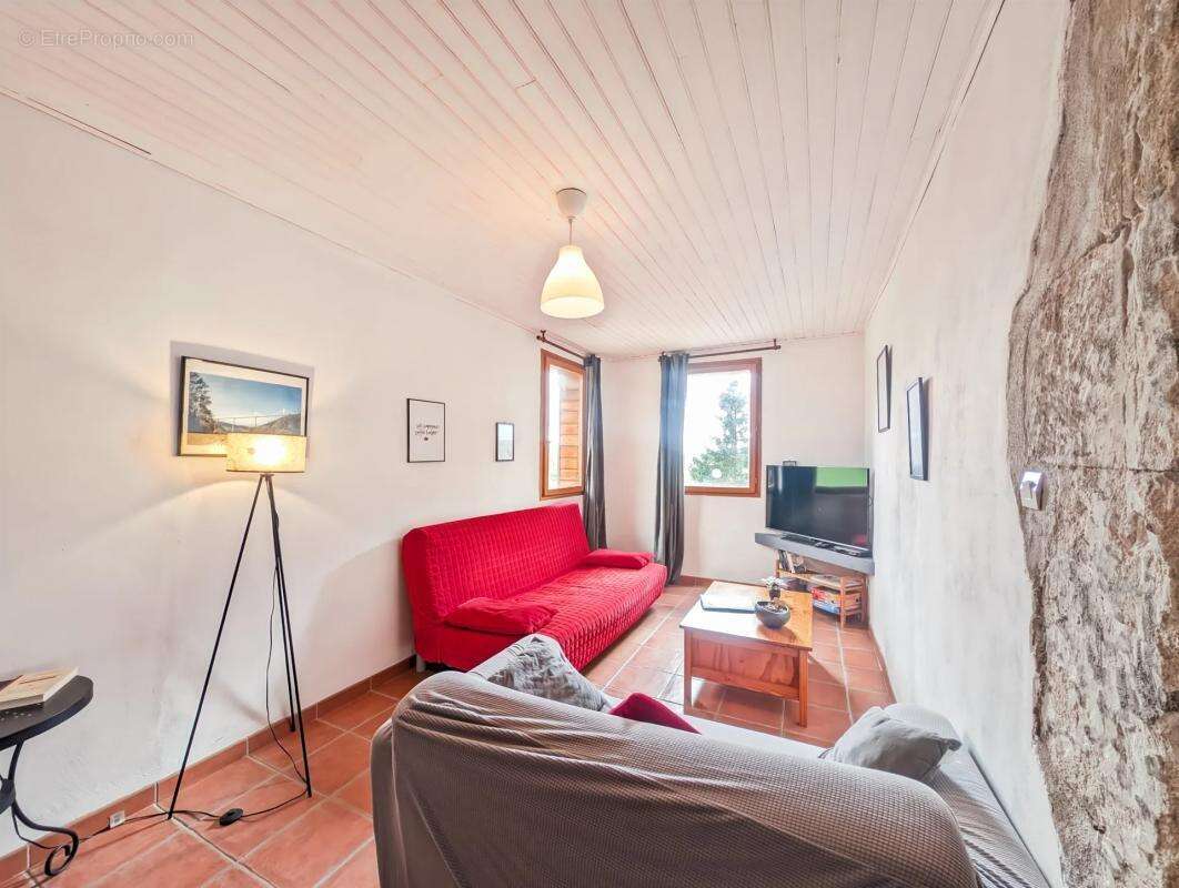 Maison à SAINT-BEAUZELY