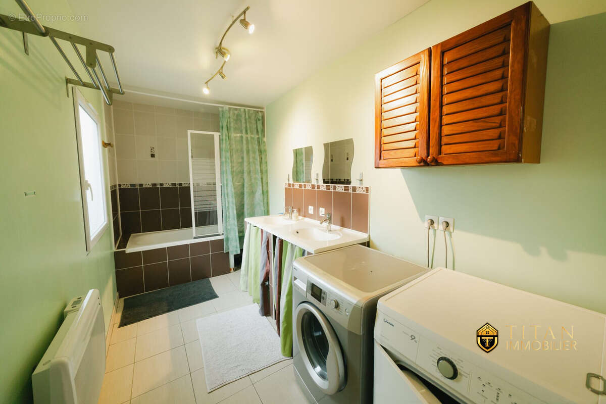 EXCLUSIVITÉ  Maison mitoyenne 100 m²  2 chambres + bureau  À 400 m de la plage  Grand-Fort-Philippe - Maison à GRAND-FORT-PHILIPPE