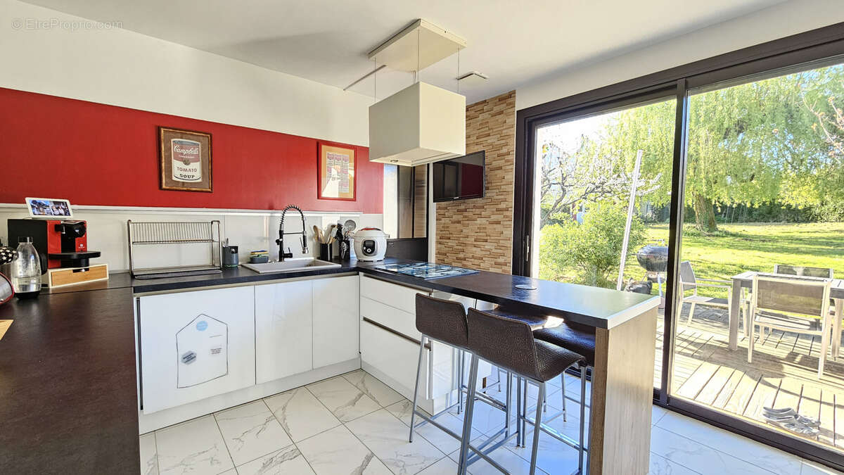 Maison à LES HERBIERS