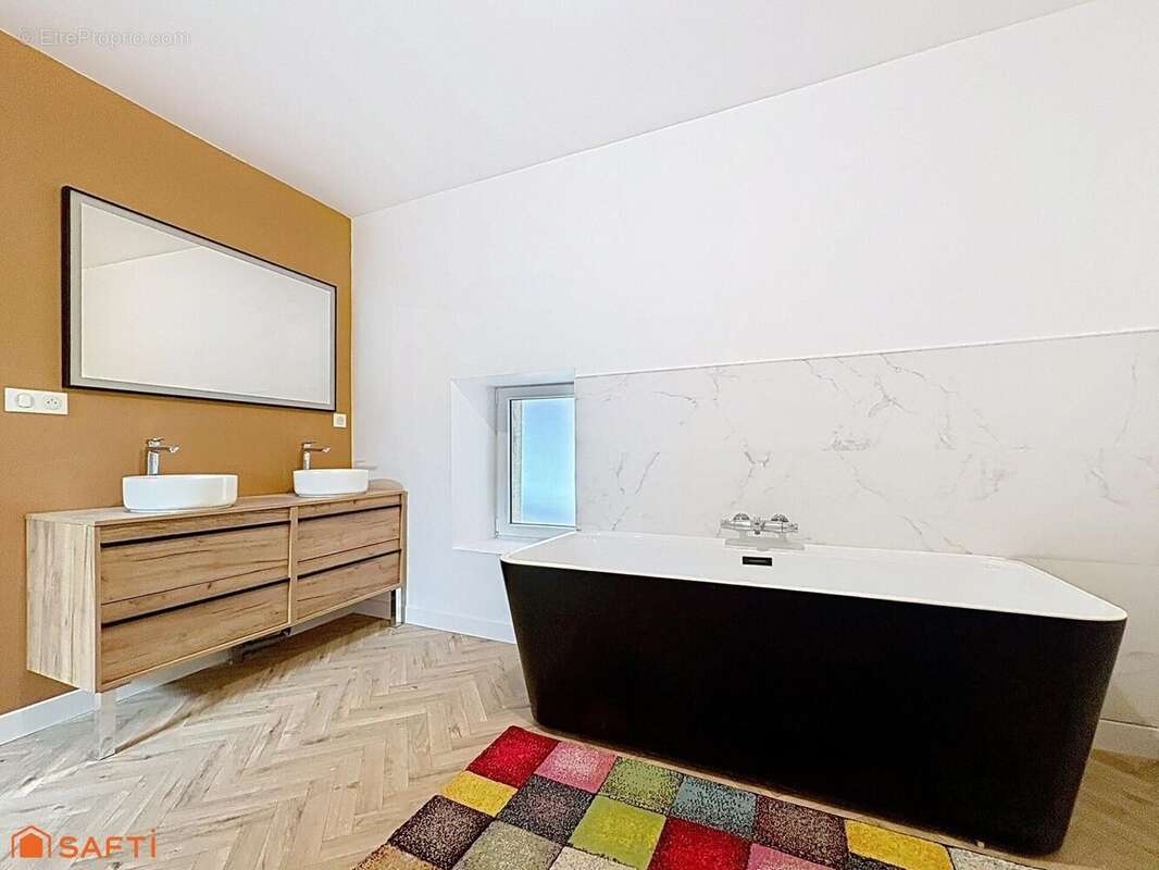Maison 166 m² à Cherves-Richemont  - photo 9