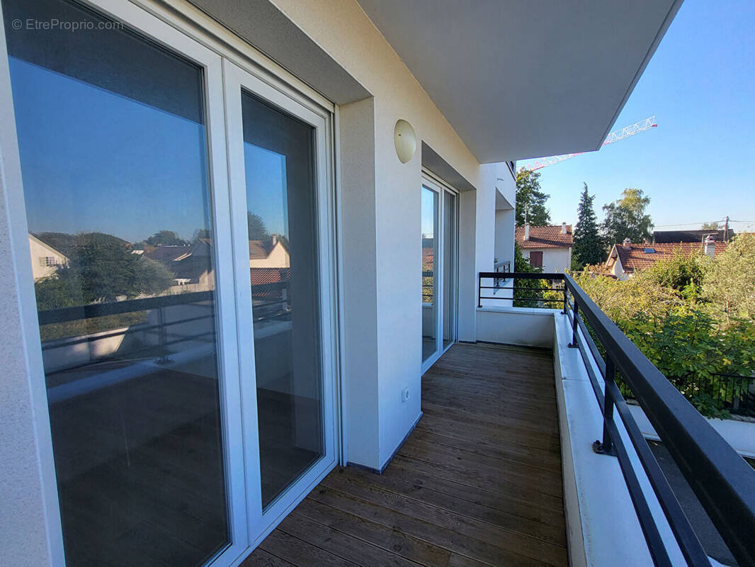 Appartement à SAINTE-GENEVIEVE-DES-BOIS