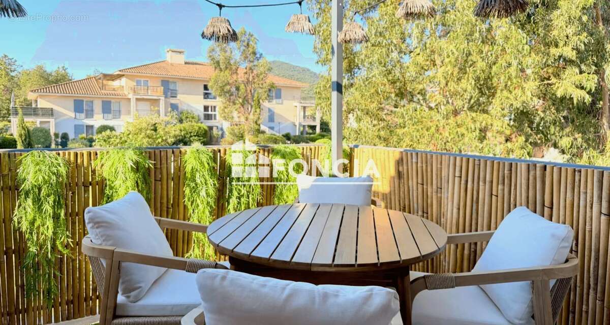Appartement à ROQUEBRUNE-SUR-ARGENS