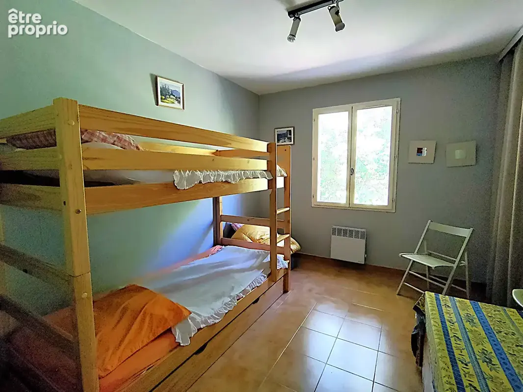 Propriété familiale spacieuse de type 8 à vendre à Garéoult sur 2000m² de terrain - photo 9