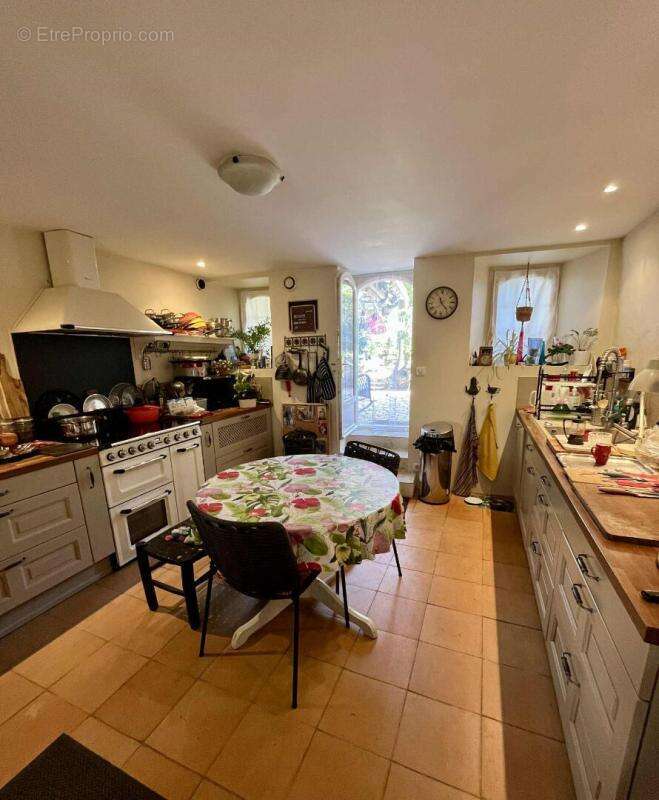 Maison à BOURDEILLES