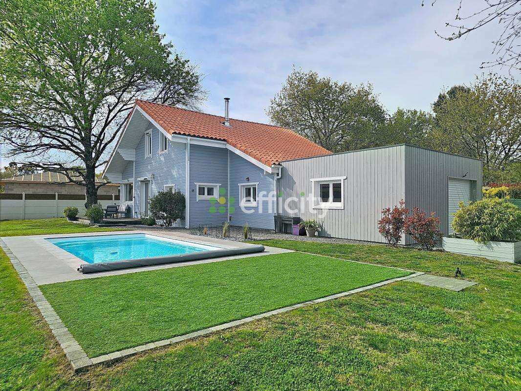 Maison à PARENTIS-EN-BORN