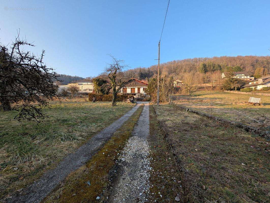 Maison à PONT-DE-ROIDE