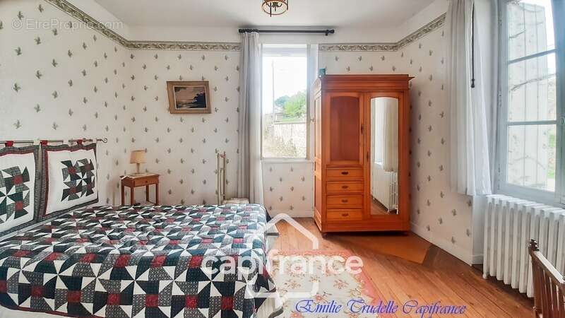 Dpt Sarthe (72), à vendre LA CHAPELLE GAUGAIN maison P8 de 208 m² - Terrain de 1300 m² - photo 8