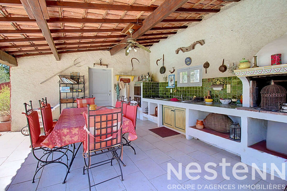 A VENDRE DRAGUIGNAN Villa 180m² avec piscine et vue dégagée - 4553m² de terrain - photo 6