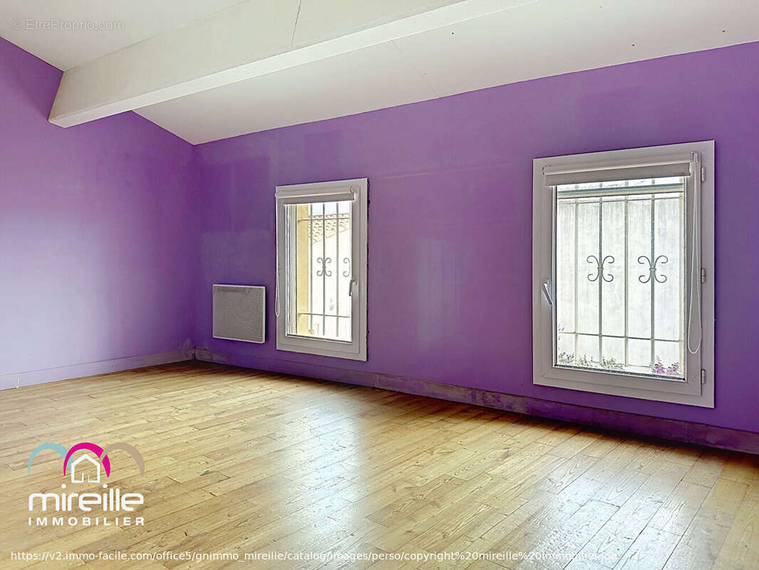 Maison à JONQUIERES-SAINT-VINCENT