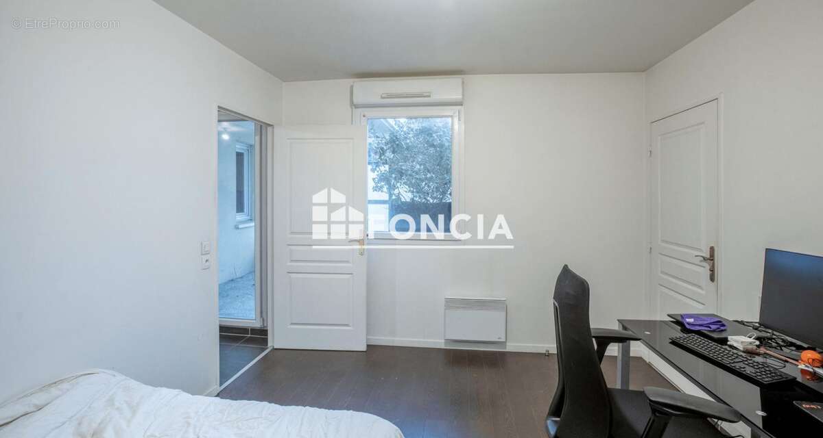 Appartement à SARTROUVILLE