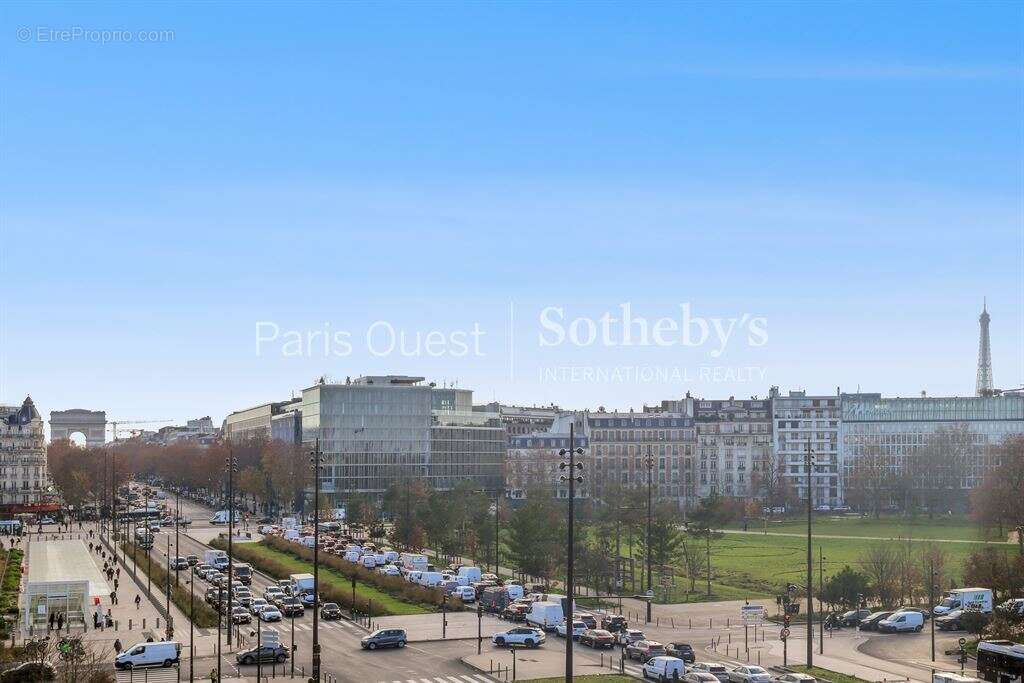 Appartement à NEUILLY-SUR-SEINE