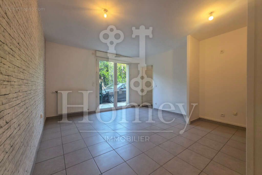 Appartement à VILLE-LA-GRAND