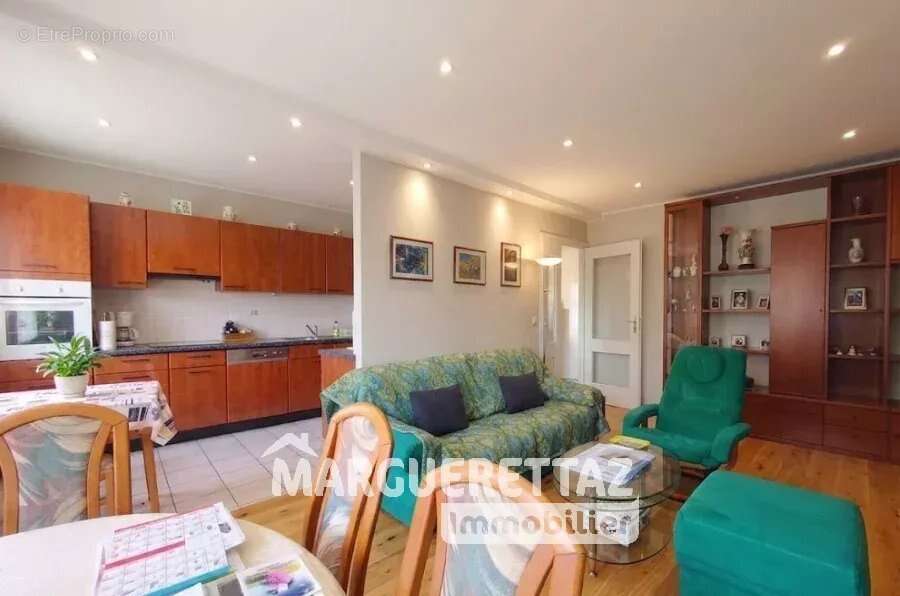 Appartement à VILLE-LA-GRAND